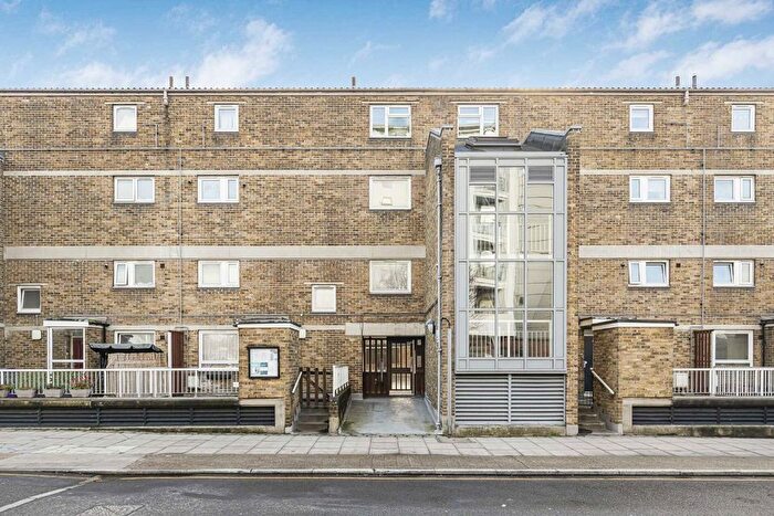 4 Bedroom Flat To Rent In Elf Row, Shadwell, E1W