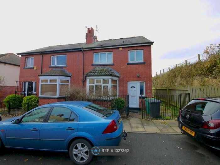 4 Bedroom Semi-Detached House To Rent In Hartley Avenue, Leeds LS6
