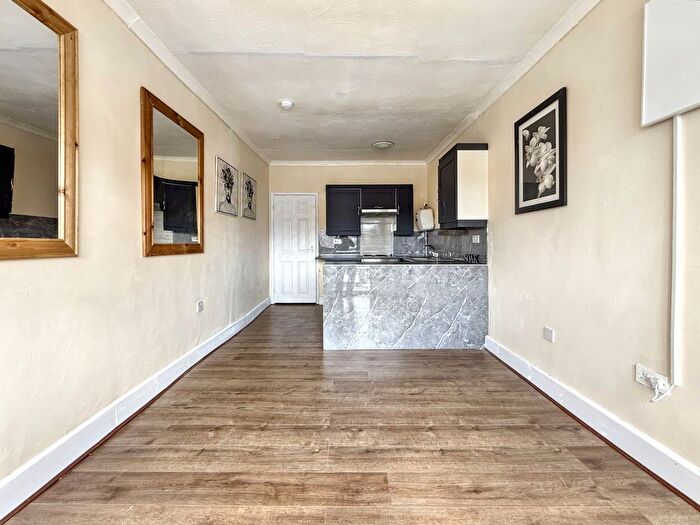 1 Bedroom Flat To Rent In Minster Road, Minster-On-Sea, ME12