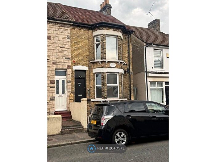 1 Bedroom Flat To Rent In Luton Road, Chatham, ME4