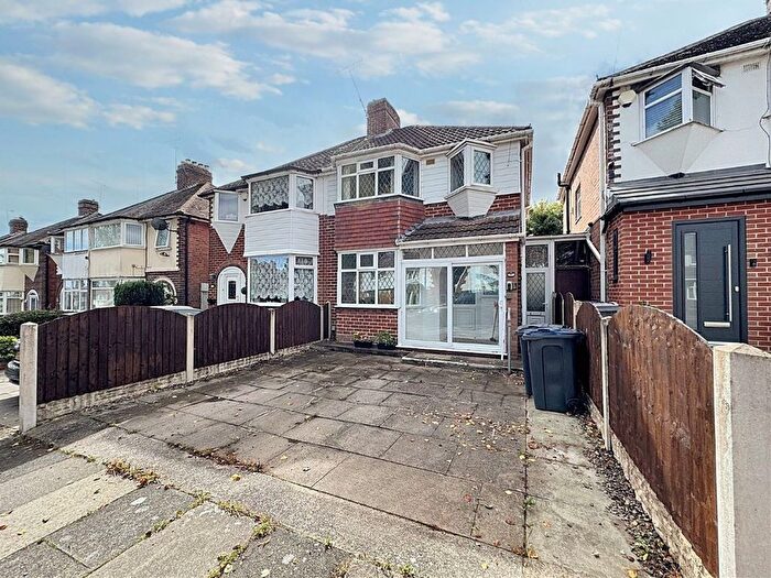 3 Bedroom Semi Detached House For Sale In Perry Wood Road, Great Barr, Birmingham, B42