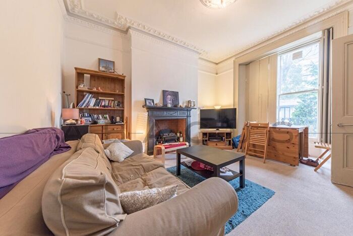 2 Bedroom Flat To Rent In Abbots Place, West Hampstead, NW6