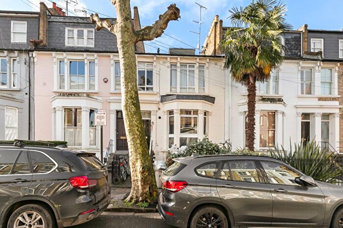 1 Bedroom Flat To Rent In Barclay Road, Fulham Broadway, SW6