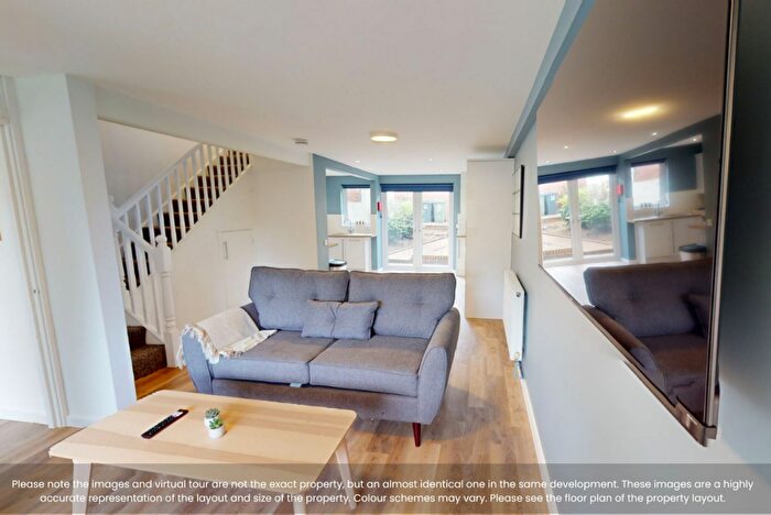 4 Bedroom House To Rent In Lyncombe Close, EX4