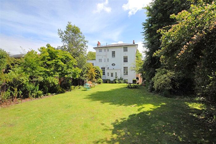 2 Bedroom Flat To Rent In Blackheath Park, London, SE3