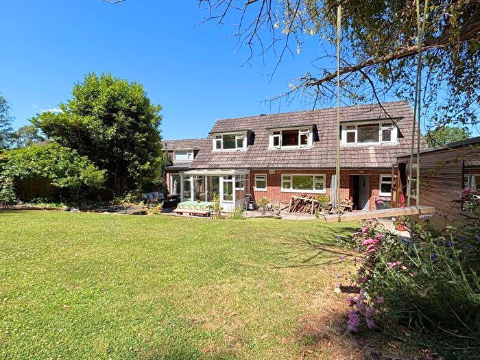 4 Bedroom Detached House For Sale In Yeatmans Close, Shaftesbury, SP7