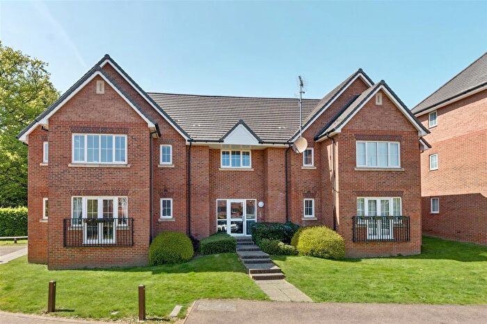2 Bedroom Flat For Sale In St. Mawes Close, Croxley Green, WD3