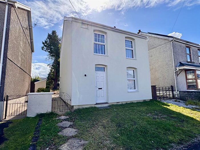 3 Bedroom Detached House For Sale In Brynamman Road, Lower Brynamman, Ammanford, SA18