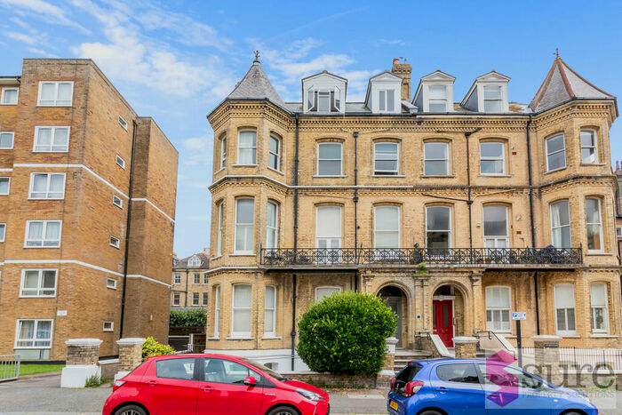 Apartment To Rent In Fourth Avenue, Hove, BN3