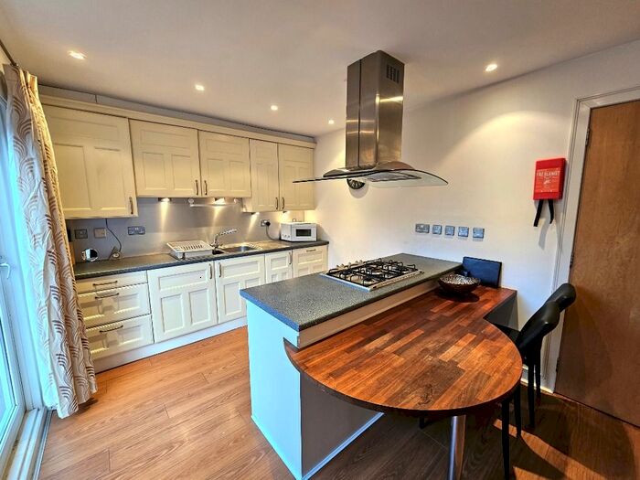 2 Bedroom End Of Terrace House To Rent In Queen's Lane South, City Centre, Aberdeen, AB15