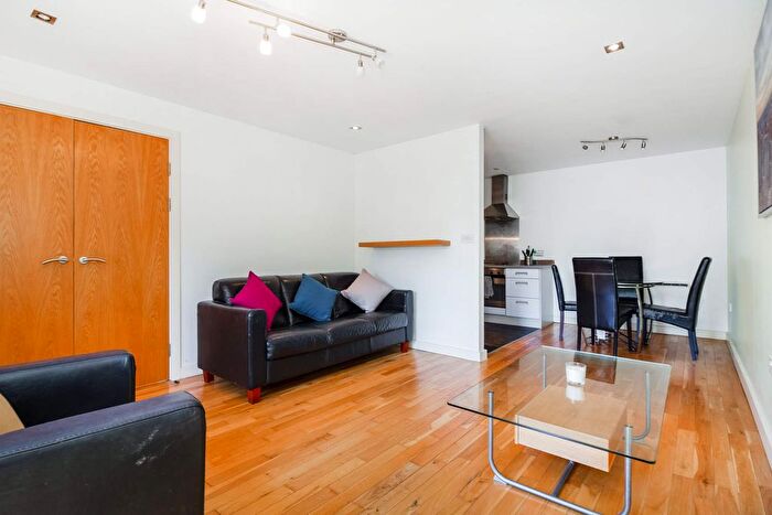 1 Bedroom Flat To Rent In Victoria Terrace, Leeds, LS3