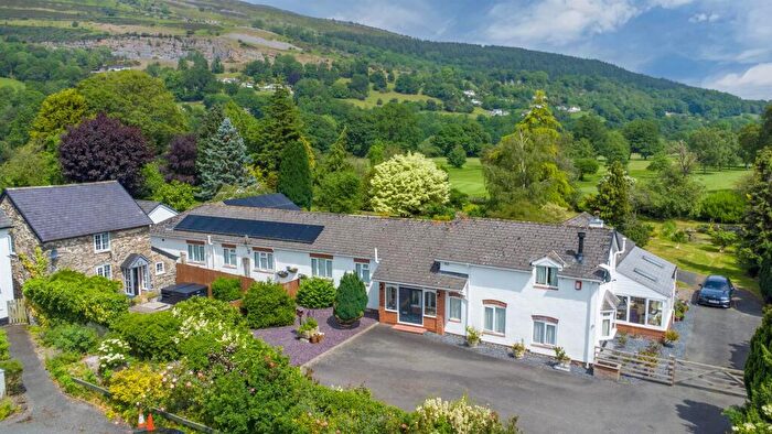 4 Bedroom Barn Conversion For Sale In Holyhead Road, Llangollen, LL20
