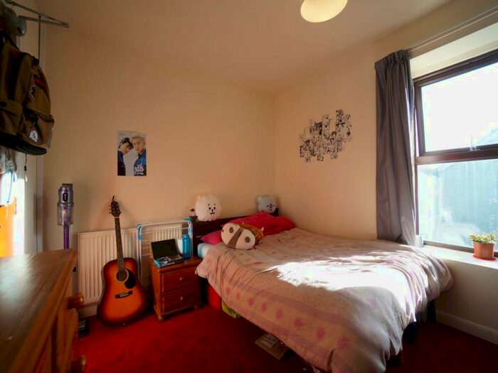 4 Bedroom House To Rent In Fron Square, Bangor, Gwynedd, LL57