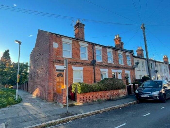 2 Bedroom End Of Terrace House For Sale In Amity Rd, Reading, Berkshire, RG1