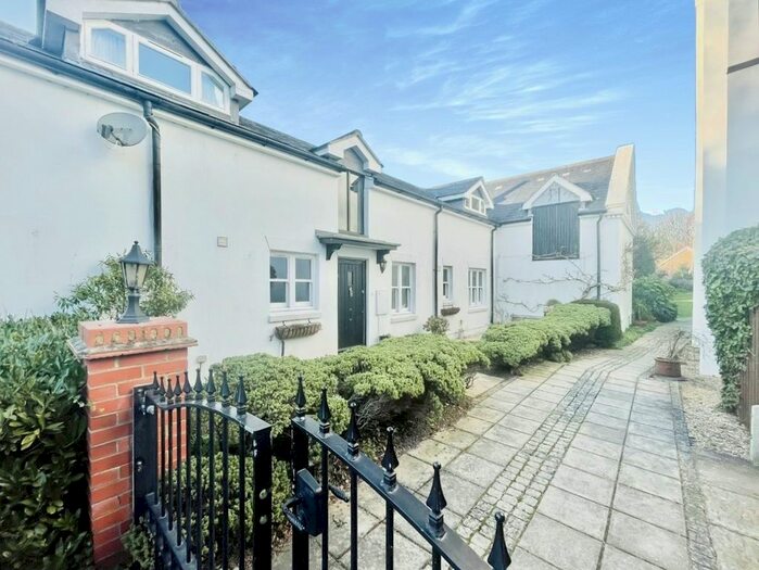 3 Bedroom Semi-Detached House To Rent In Hassocks Road, Hurstpierpoint, BN6