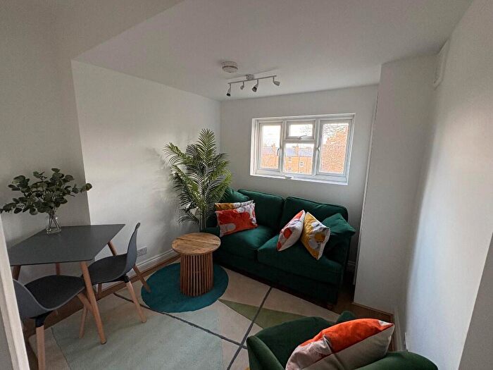 2 Bedroom Flat To Rent In Junction Road, London, N19