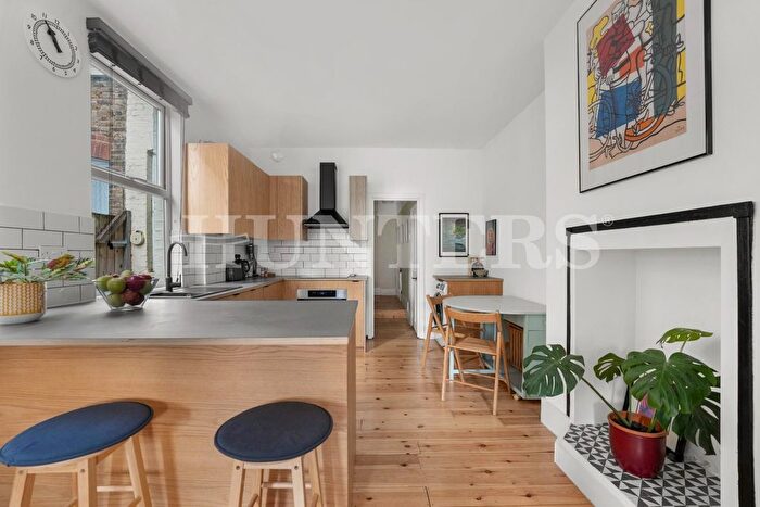 2 Bedroom Flat For Sale In Higham Road, London, N17