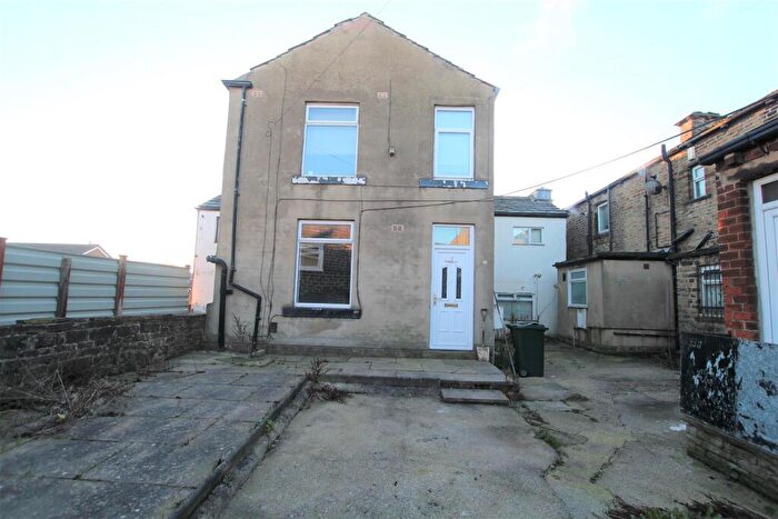 2 Bedroom Detached House To Rent In Croft House Road, Wibsey, Bradford, BD6