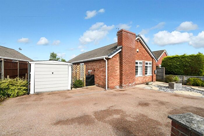 3 Bedroom Bungalow For Sale In Manlake Avenue, Winterton, Scunthorpe, DN15