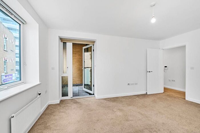 2 Bedroom Flat To Rent In Avener House, Hatcliffe Street, London, SE10
