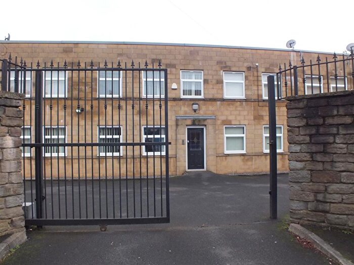 2 Bedroom Flat To Rent In Flat, Lennox House, Henrietta Street, Ashton-Under-Lyne, OL6