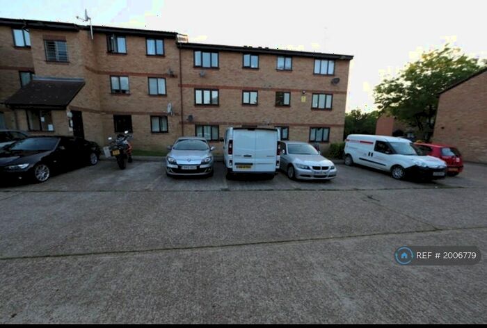 2 Bedroom Flat To Rent In Chadwell Heath, London, RM6