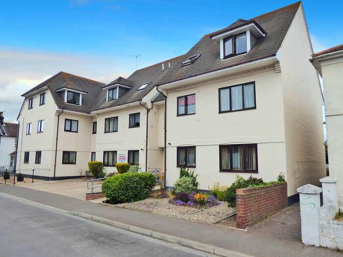 2 Bedroom Flat To Rent In Madehurst Court, Gloucester Road, Littlehampton, BN17