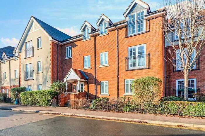 2 Bedroom Apartment To Rent In Whinbush Road, Hitchin, Hertfordshire, SG5