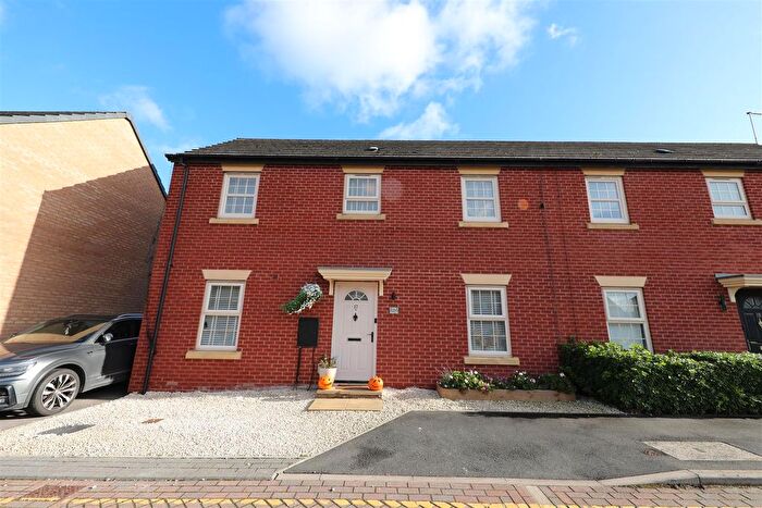 3 Bedroom Semi Detached House For Sale In Boothferry Park Halt, Hull, HU4