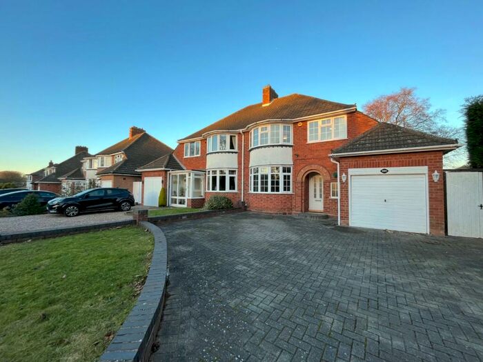 3 Bedroom Semi-Detached House To Rent In Lode Lane, Solihull, West Midlands, B91