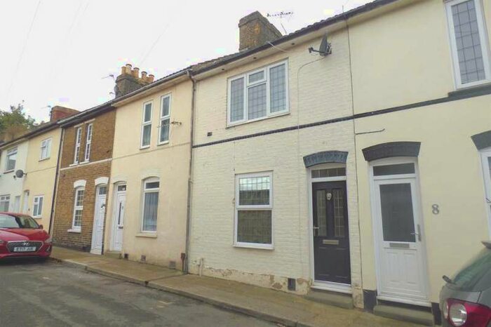 3 Bedroom Terraced House To Rent In West Street, Frindsbury, Rochester, ME2