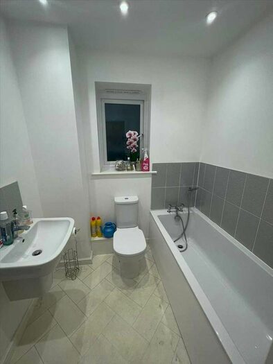 2 Bedroom Semi-Detached House To Rent In Savant Way, Walsall, WS2
