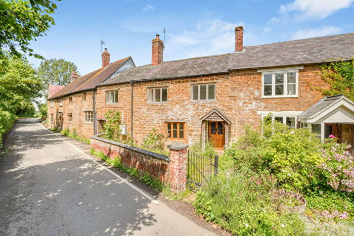 4 Bedroom Cottage For Sale In Japonica Cottage, Priors Marston, Warwickshire, CV47