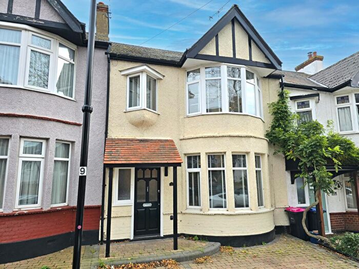 3 Bedroom Terraced House For Sale In Leigh Cliff Road, Leigh On Sea, Essex, SS9