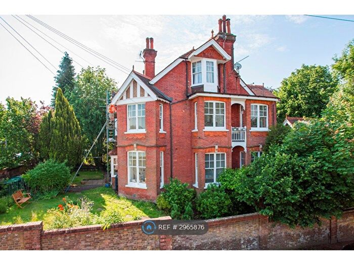 2 Bedroom Flat To Rent In Boyne Park, Tunbridge Wells, TN4