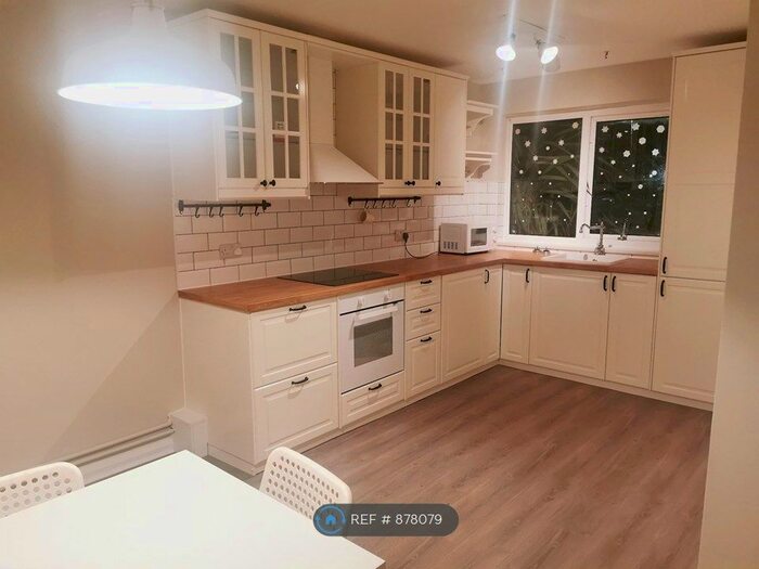 3 Bedroom Semi-Detached House To Rent In Caspian Walk, London E16