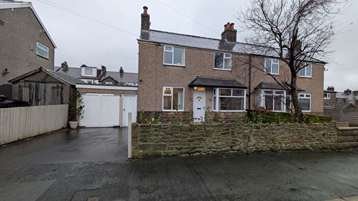 3 Bedroom Semi-Detached House To Rent In Princes Road, Buxton, SK17