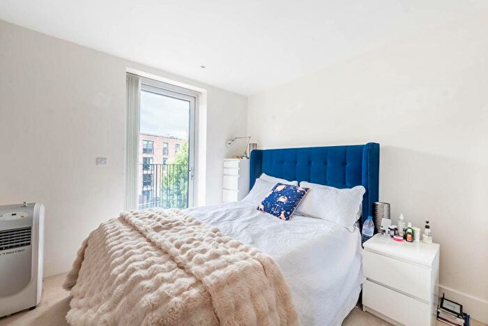 1 Bedroom Flat To Rent In Madeleine Court, Stanmore, HA7