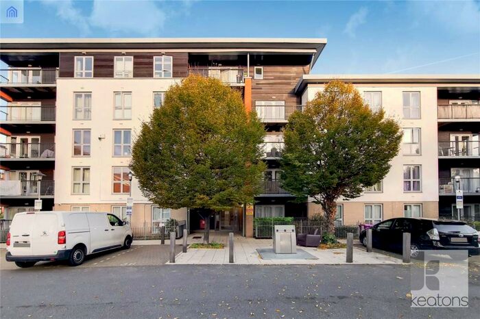 2 Bedroom Flat To Rent In Garway Court, Matilda Gardens, Bow, London, E3