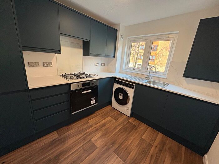 2 Bedroom Flat To Rent In Easter Dalry Road, Edinburgh, EH11