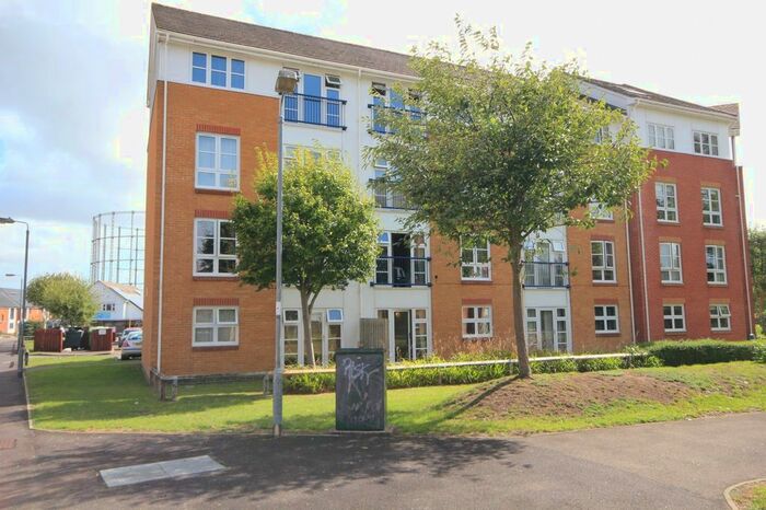 1 Bedroom Flat To Rent In Kennet Walk, Kenavon Drive, Reading, Berkshire, RG1