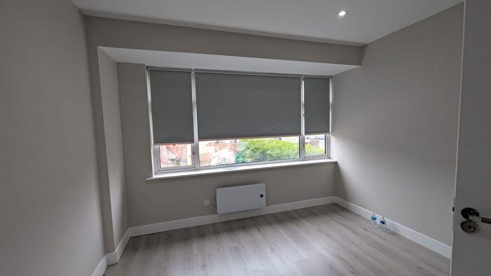 Studio To Rent In Queens Walk, Ruislip, HA4