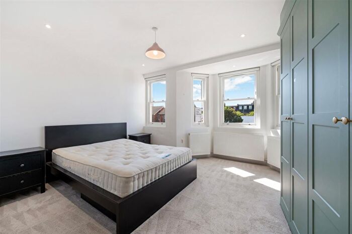 1 Bedroom Flat To Rent In Kingston Road, Wimbledon, SW19