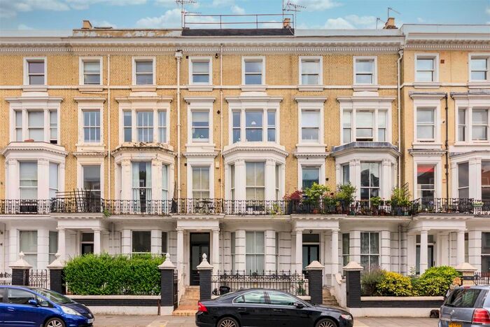 2 Bedroom Flat To Rent In Holland Road, London, W14