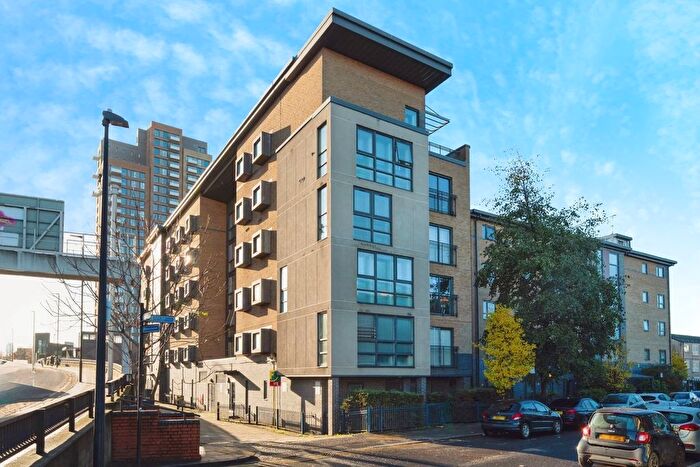 1 Bedroom Flat For Sale In Capulet Square, London, E3