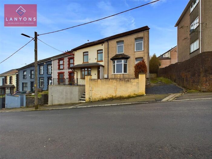 Houses for sale in Gilfach Goch, Rhondda Cynon Taff