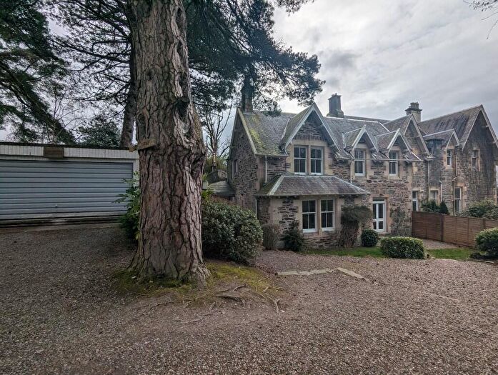 5 Bedroom Semi-Detached House To Rent In The Corner House, Lineside Walk, Rhu, G84