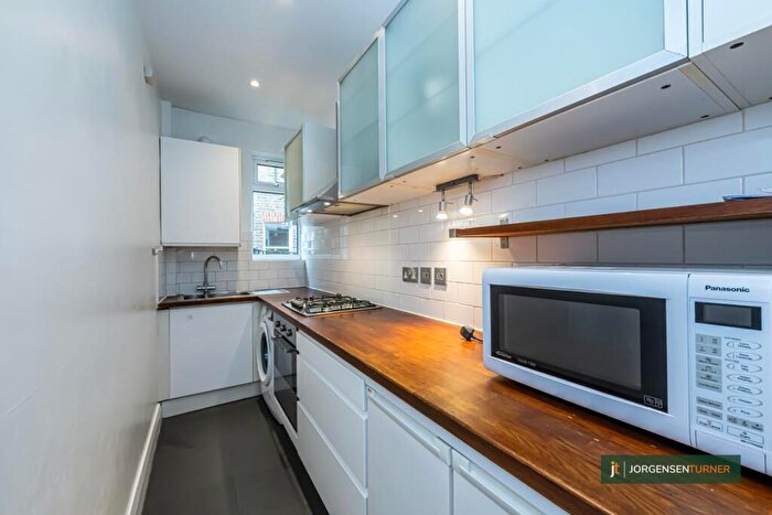 1 Bedroom Flat To Rent In * Heating Included* Mapesbury Road, London, NW2