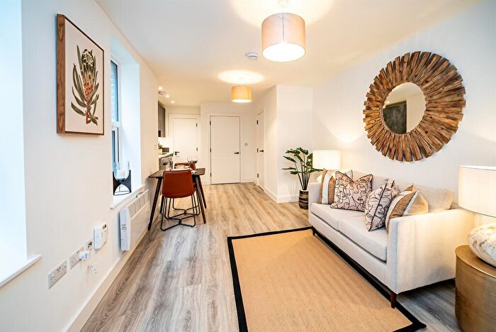 2 Bedroom Apartment For Sale In The Grove, Slough, SL1