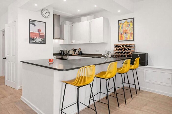 1 Bedroom Apartment To Rent In Forest House, South Woodford, London, E18